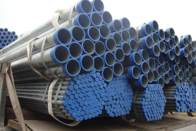 İstiflenmiş galvanizli çelik boru direkler